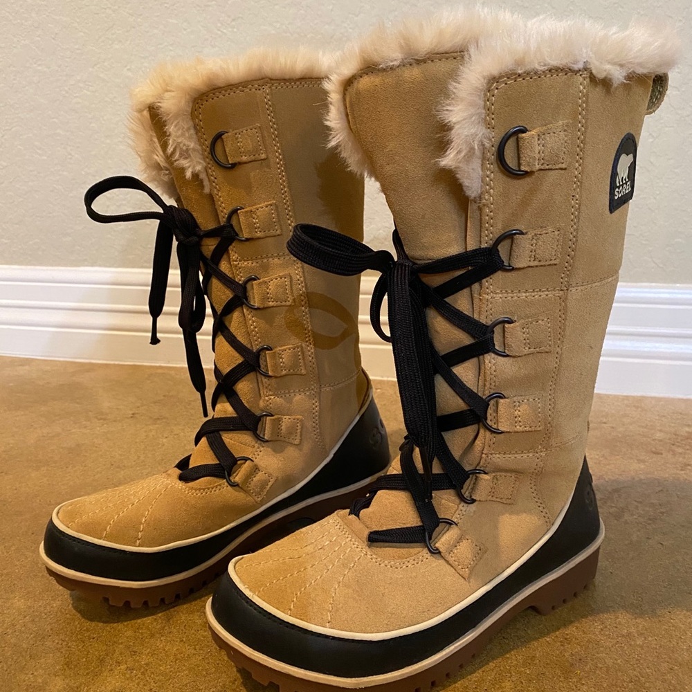 Sorel Tivoli High II Curry Snow Boots
